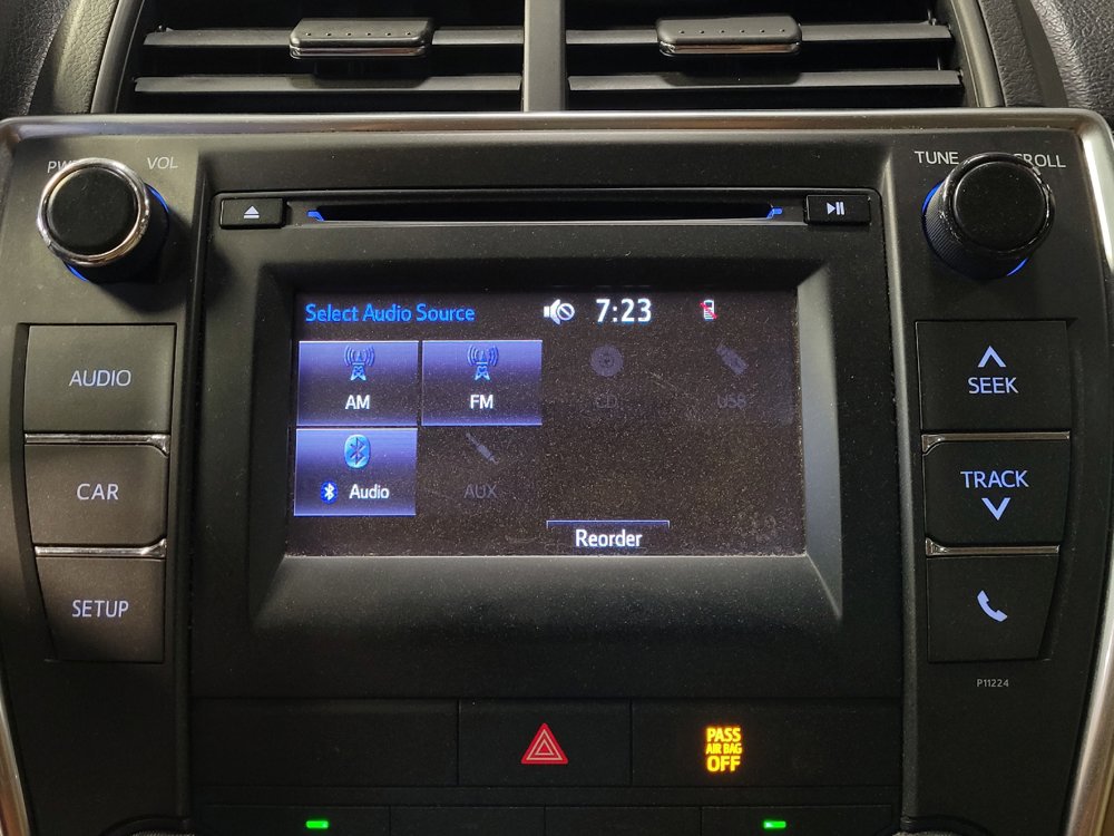 Used 2016 Toyota Camry LE FWD image 25