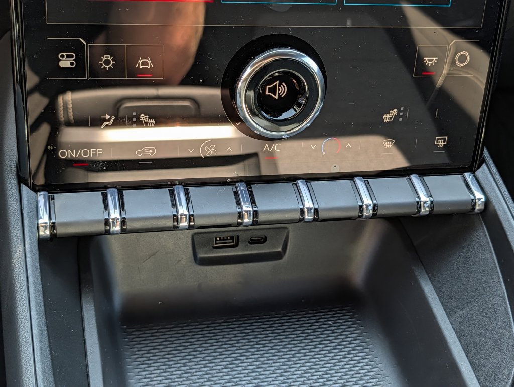 New 2027 GMC Terrain Elevation w/ Technology Package II FWD image 15
