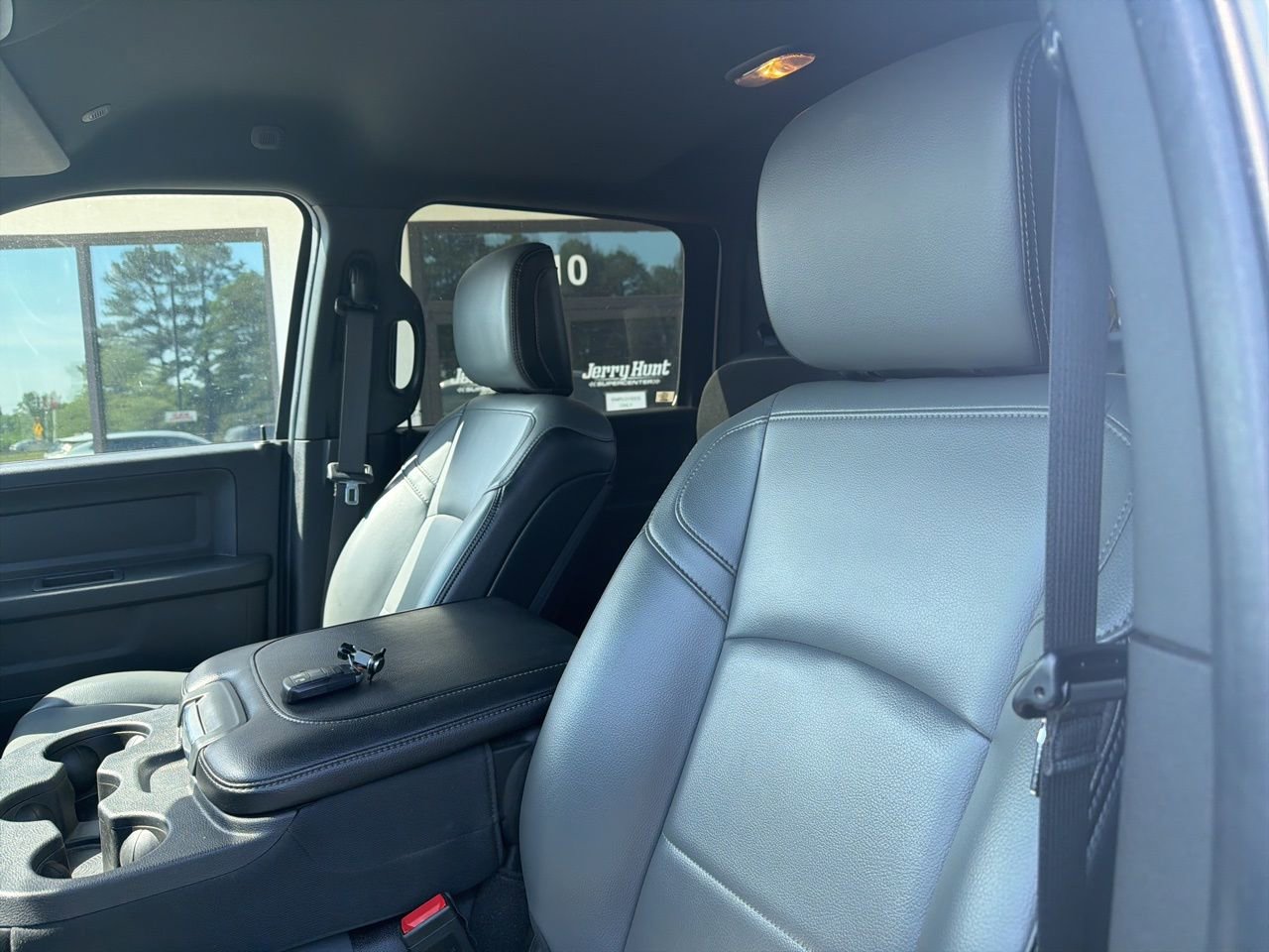 Used 2022 RAM 2500 Tradesman w/ Chrome Appearance Group image 3