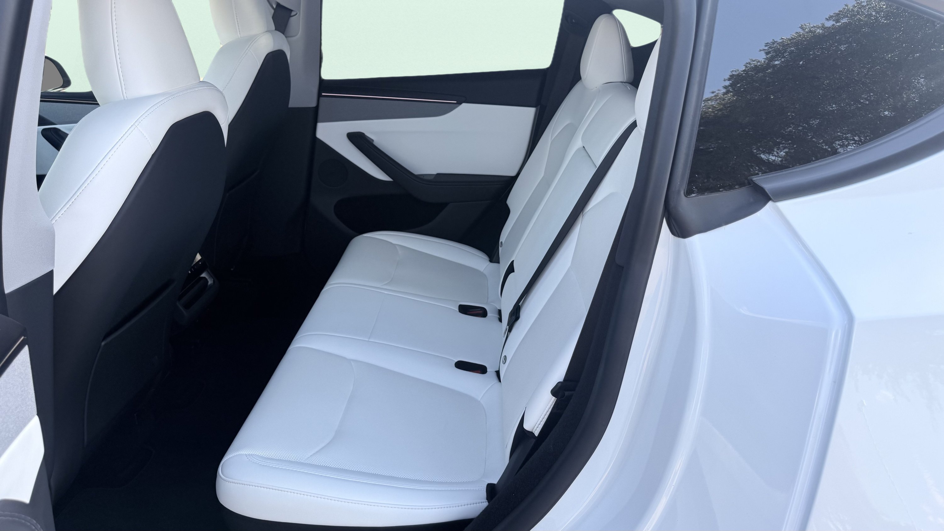 Used 2026 Tesla Model Y 2WD image 29