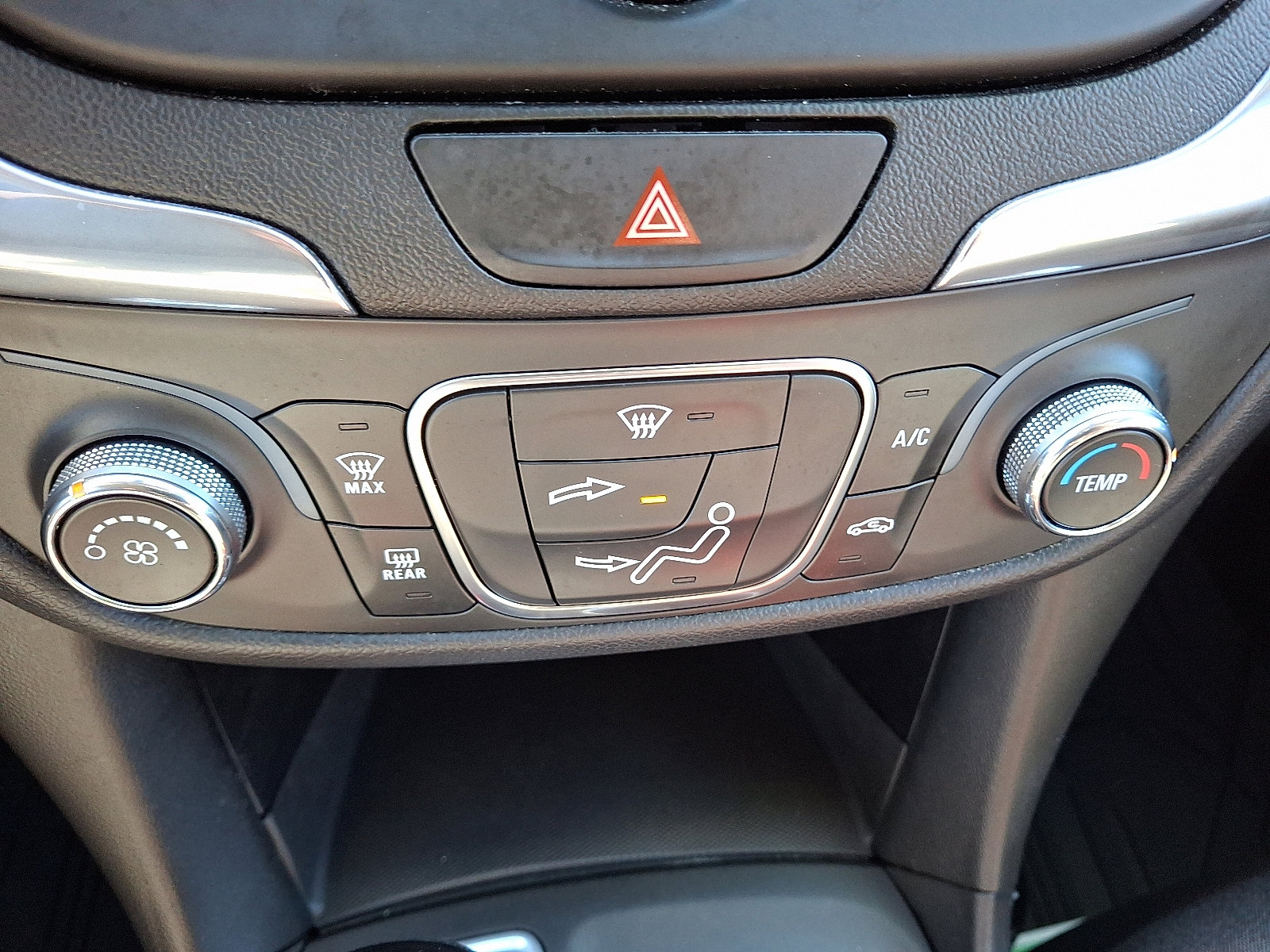 Used 2020 Chevrolet Equinox LT image 15