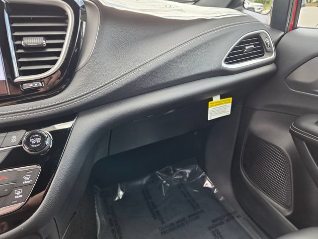 New 2026 Chrysler Pacifica Select FWD image 23