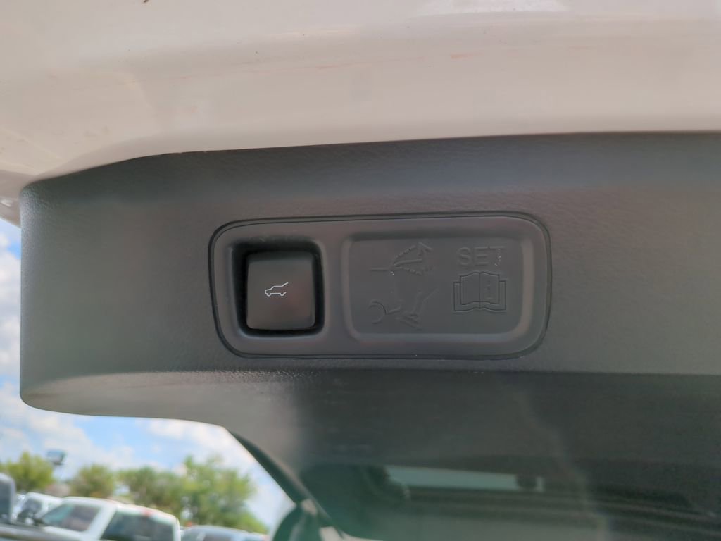 Used 2024 Ford Expedition Limited AWD/4WD image 14