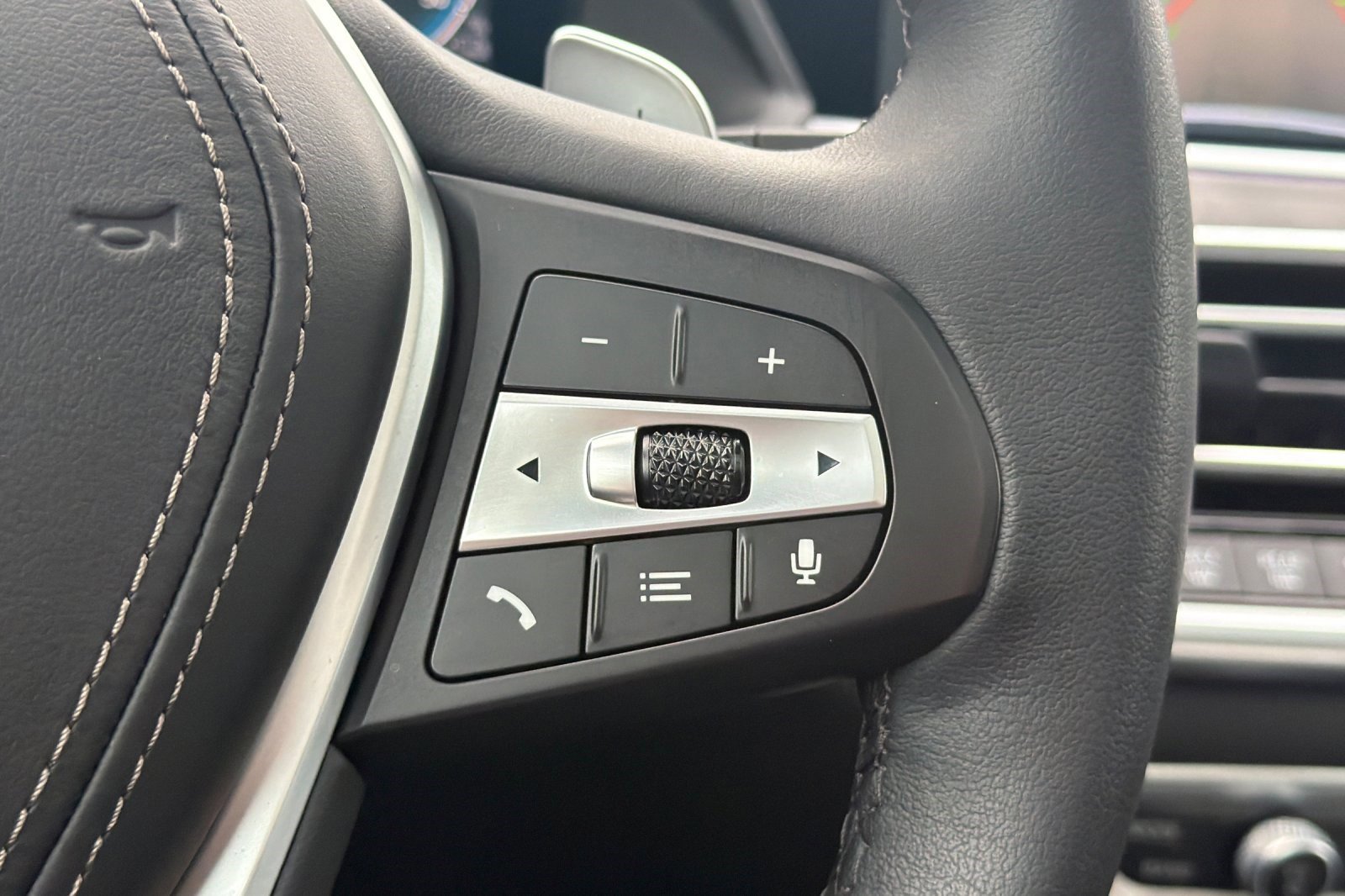 Certified 2023 BMW X5 xDrive45e w/ Climate Comfort Package image 32