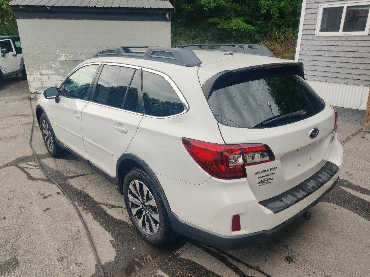 Used 2015 Subaru Outback 2.5i Limited AWD/4WD image 4