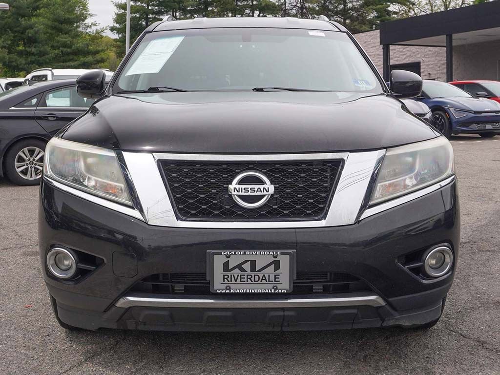 Used 2016 Nissan Pathfinder SV w/ Trailer Tow Package AWD/4WD image 8