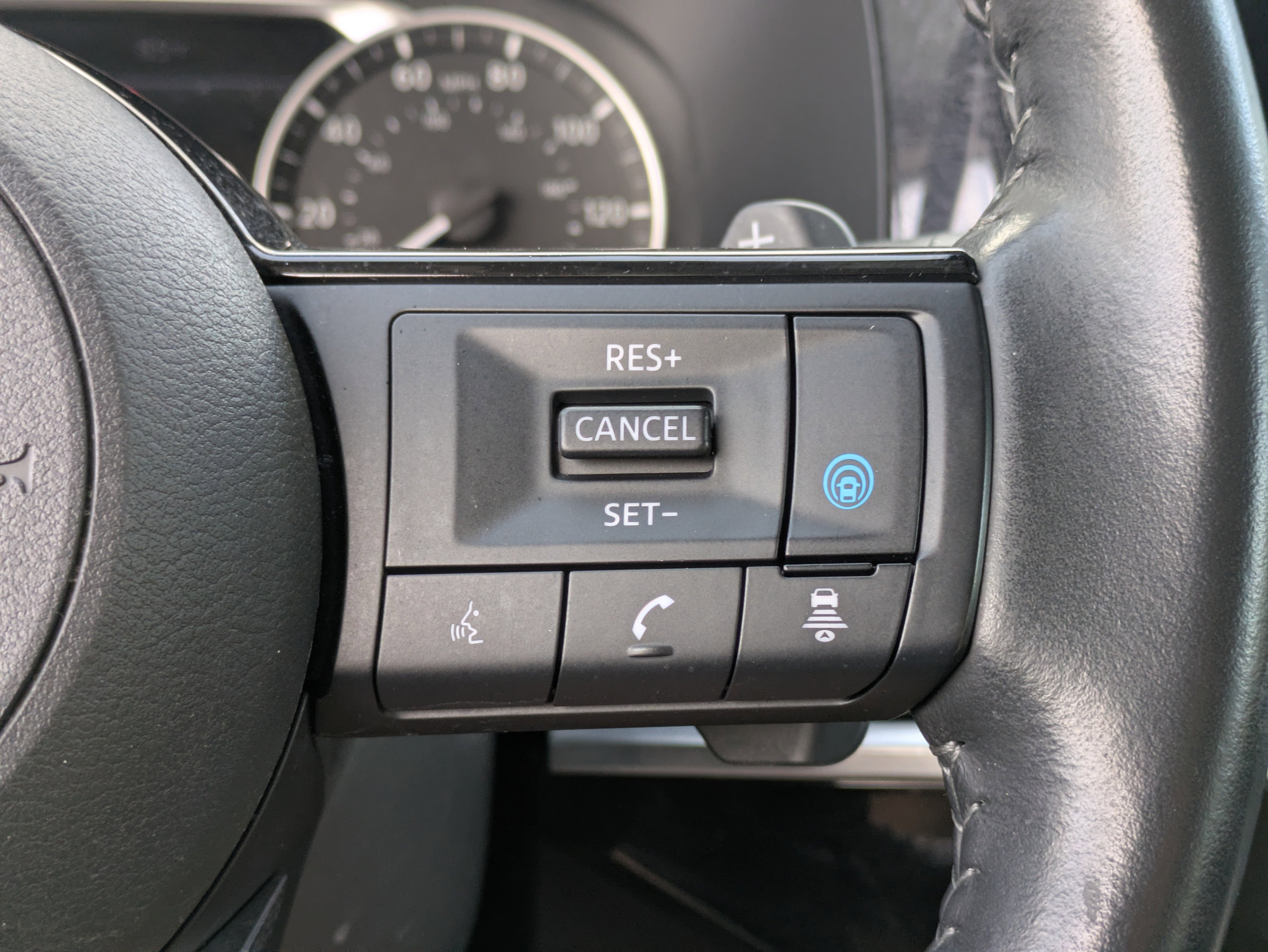 Used 2022 Nissan Pathfinder SL image 25