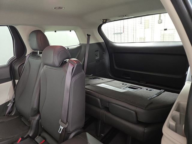 Certified 2023 Kia Carnival EX image 18