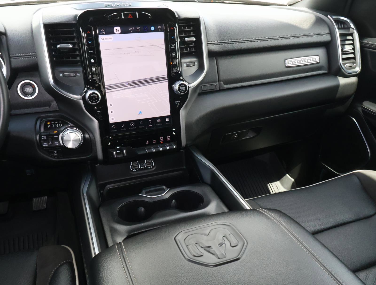 Used 2024 RAM 1500 Laramie AWD/4WD image 12