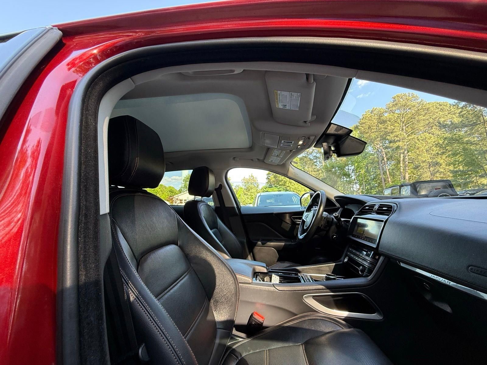 Used 2019 Jaguar F-PACE Prestige AWD/4WD image 36