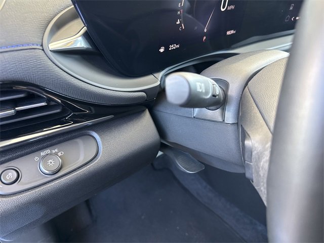 Used 2025 Buick Envista Sport Touring image 20