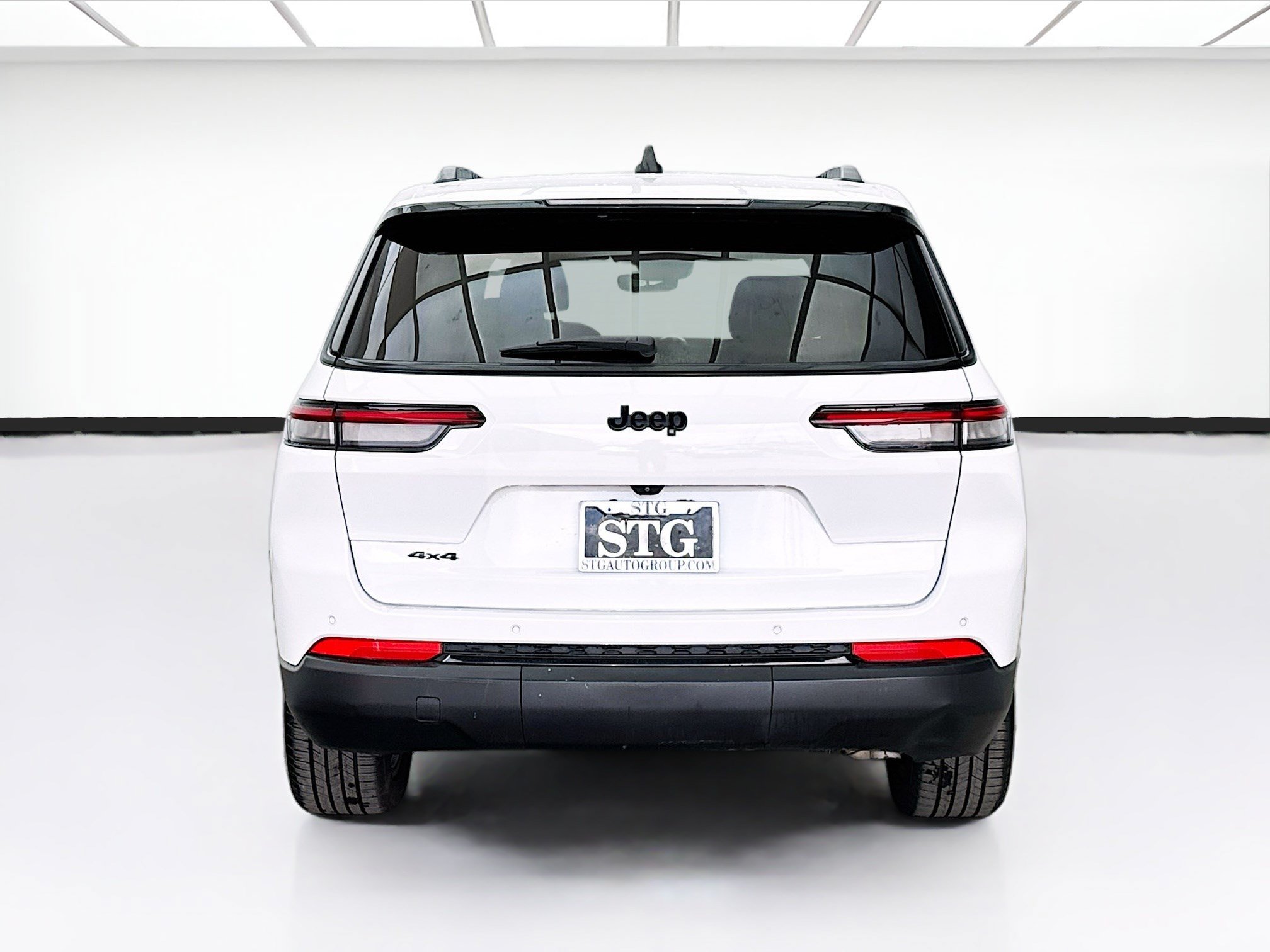Used 2023 Jeep Grand Cherokee L Laredo AWD/4WD image 5