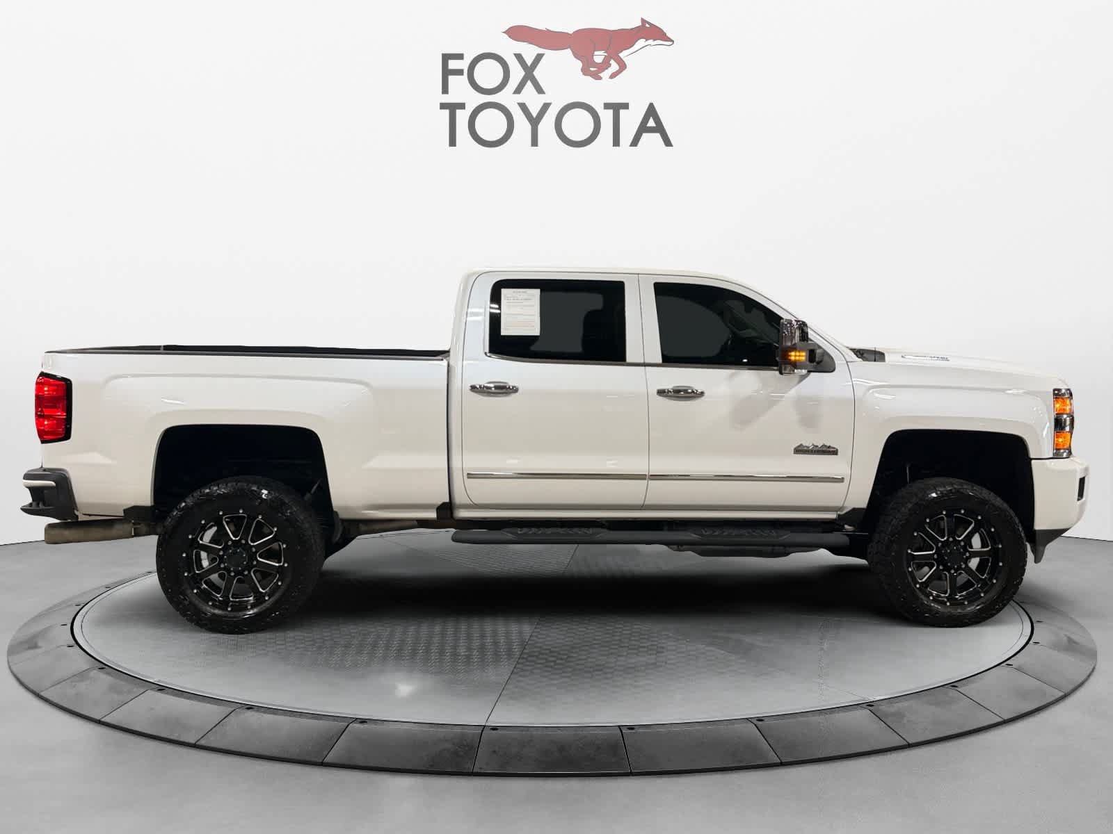 Used 2019 Chevrolet Silverado 2500 High Country w/ Duramax Plus Package AWD/4WD image 7
