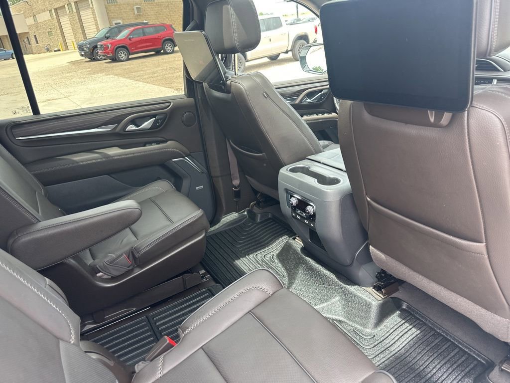 Used 2024 GMC Yukon XL Denali w/ Advanced Technology Package AWD/4WD image 27