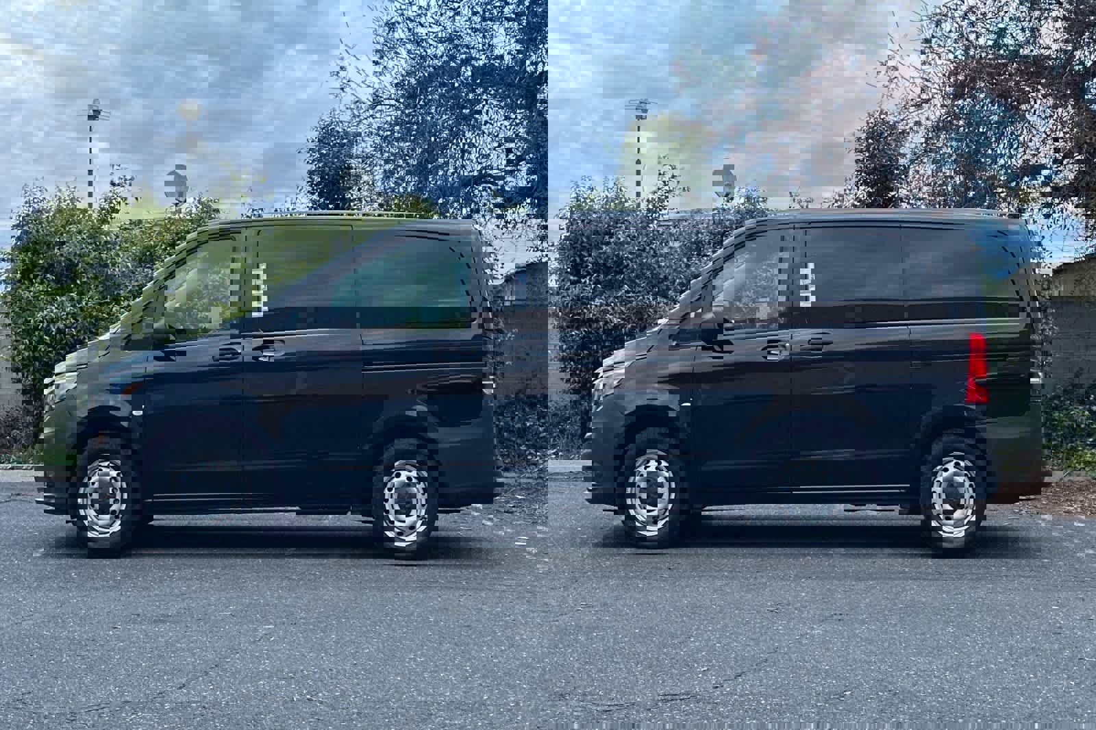 Used 2023 Mercedes-Benz Metris Passenger image 6