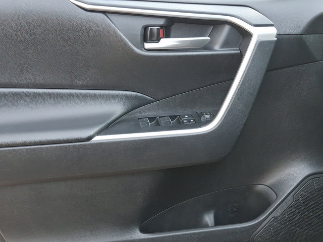 Certified 2025 Toyota RAV4 XLE AWD/4WD image 13