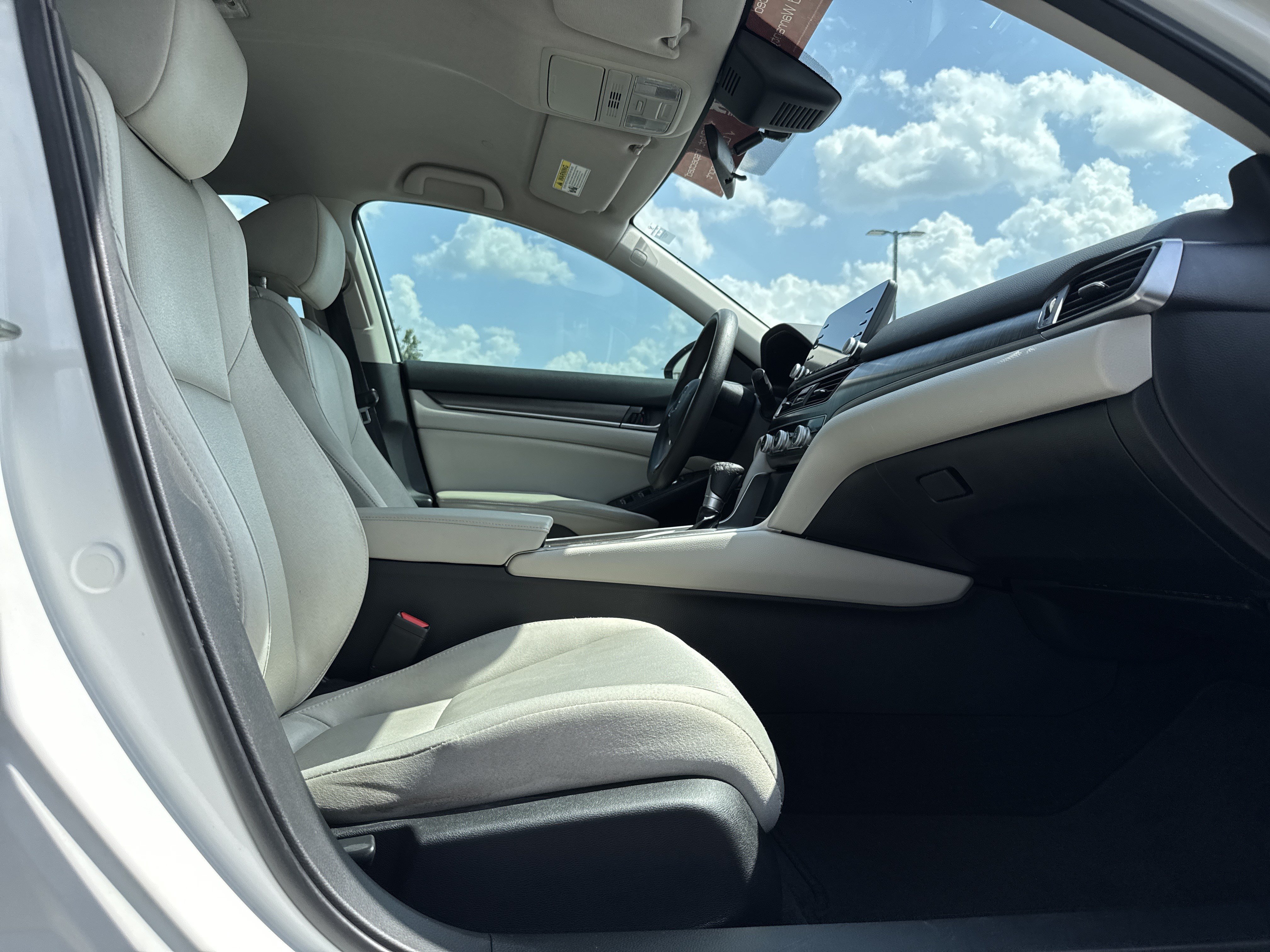 Used 2019 Honda Accord LX image 27