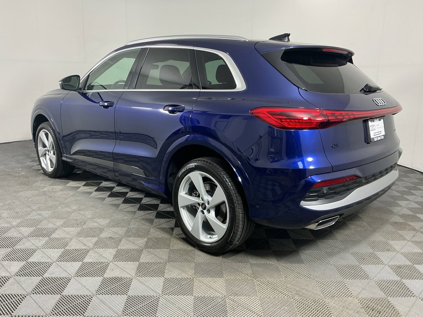 Used 2025 Audi Q5 Premium Plus w/ Premium Plus AWD/4WD image 7