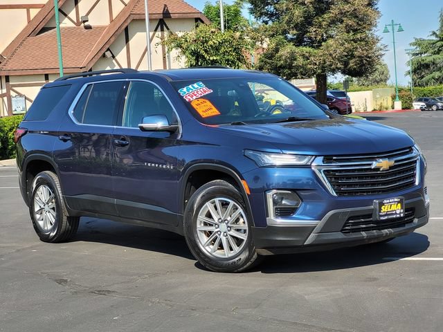 Used 2023 Chevrolet Traverse LT FWD image 2