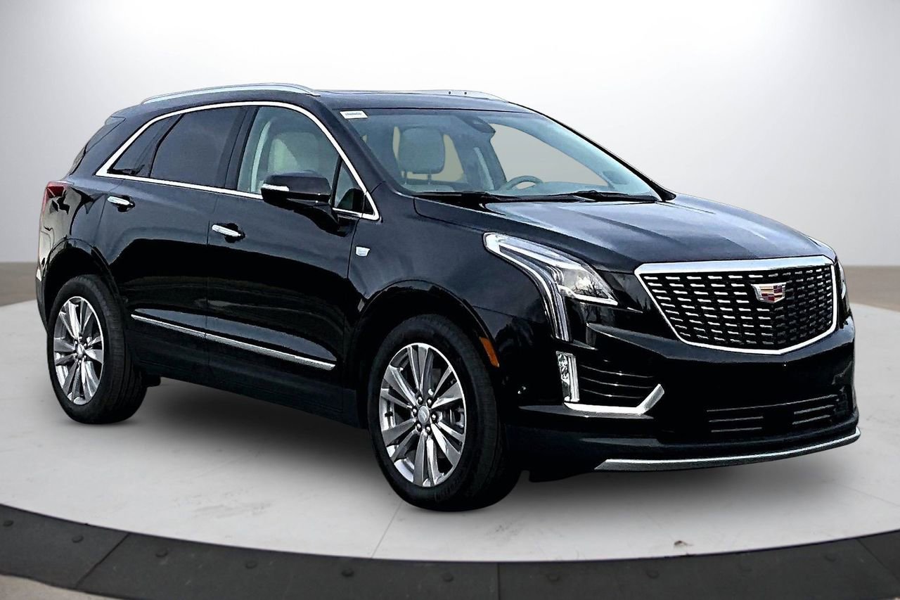 Used 2024 Cadillac XT5 Premium Luxury w/ Technology Package image 2