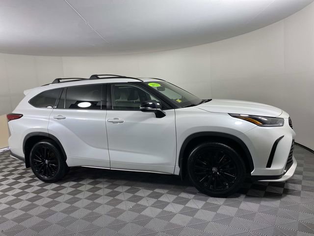 Used 2023 Toyota Highlander XSE AWD/4WD image 10