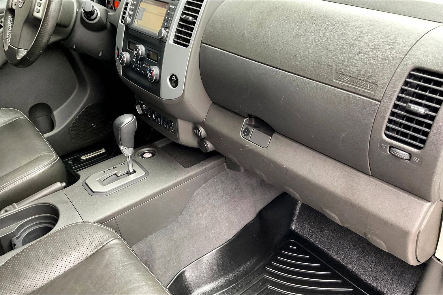 Used 2020 Nissan Frontier PRO-4X w/ Pro-4x Utility Package image 19