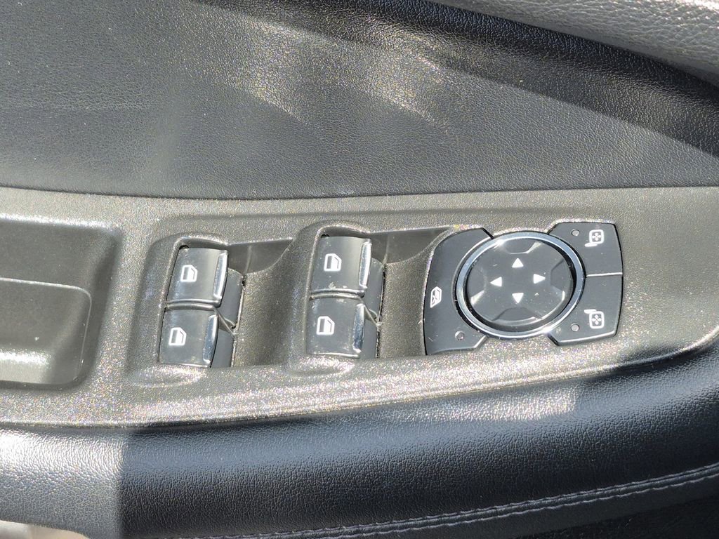 Used 2024 Ford Edge SEL image 8