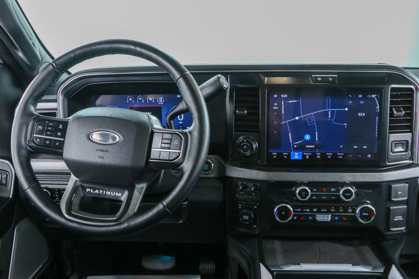 Used 2025 Ford F450 Platinum w/ FX4 Off-Road Package AWD/4WD image 18