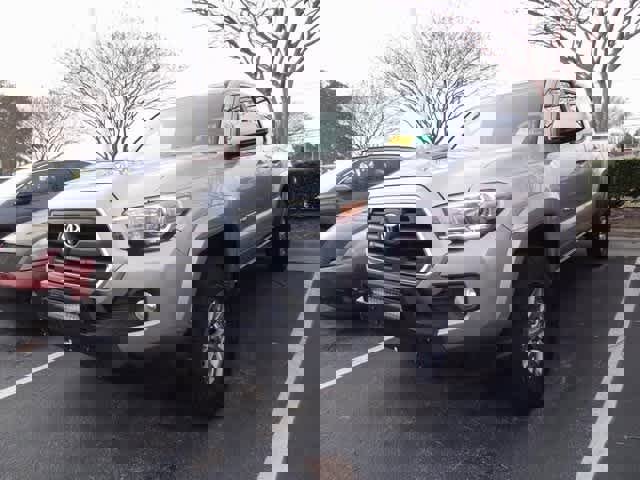 Used 2016 Toyota Tacoma SR5 w/ SR5 Appearance Package (SN)