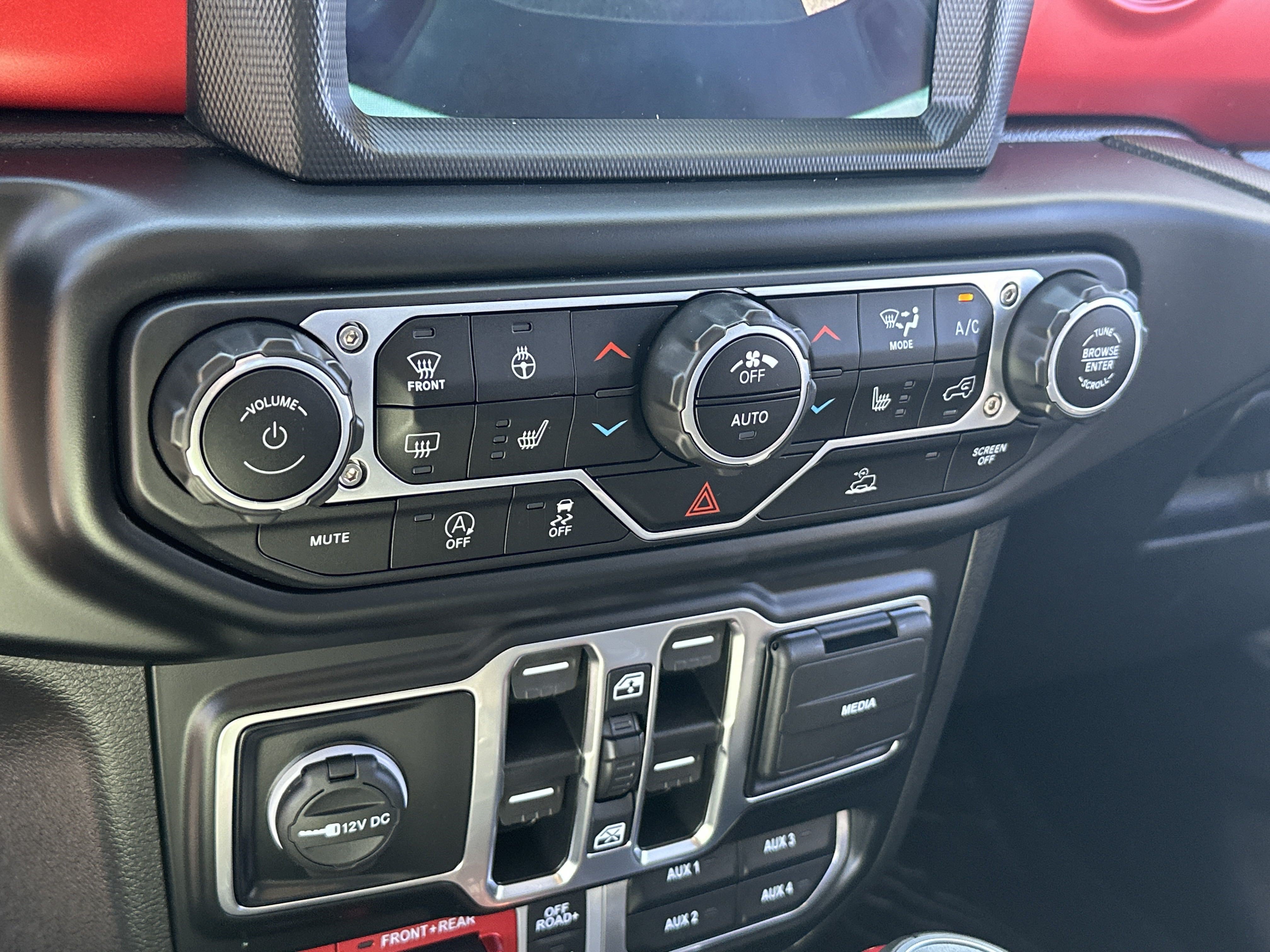 Used 2022 Jeep Gladiator Rubicon w/ LED Lighting Group AWD/4WD image 22