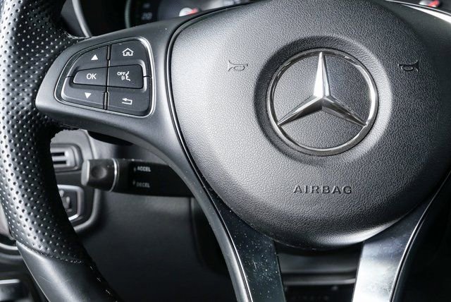 Used 2017 Mercedes-Benz GLC 300 image 9