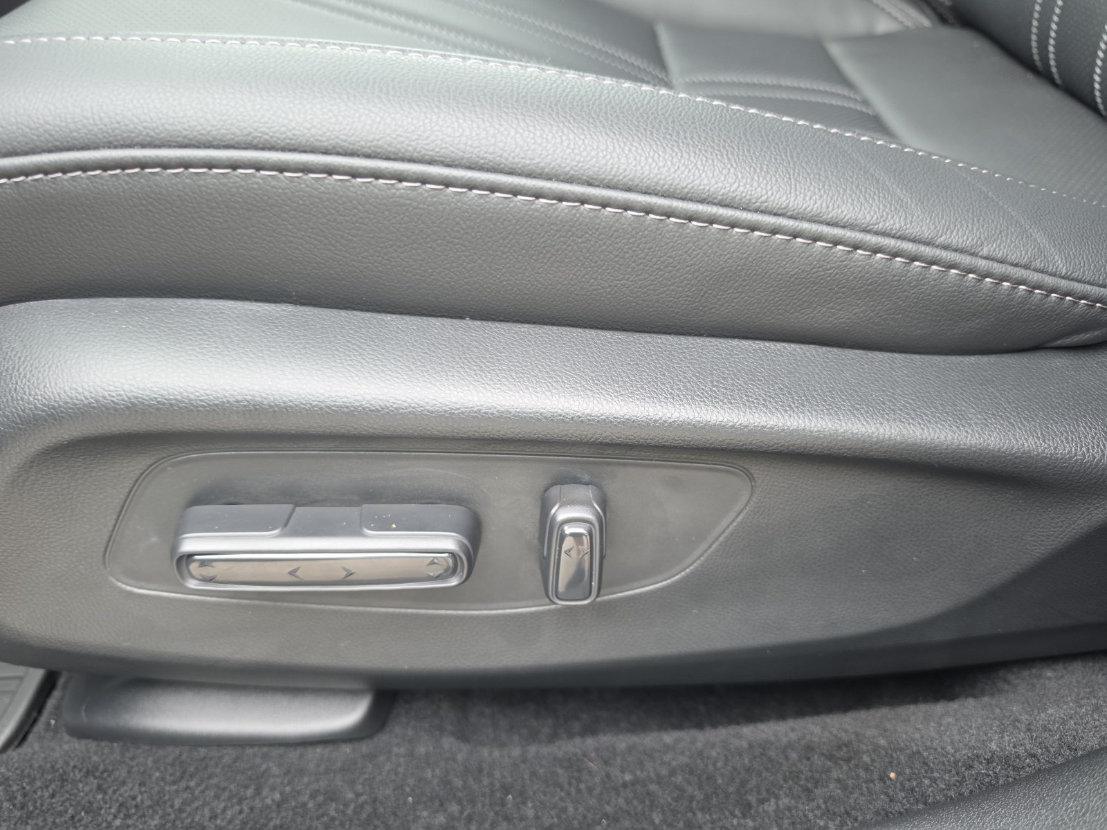 Certified 2026 Honda HR-V EX-L image 10