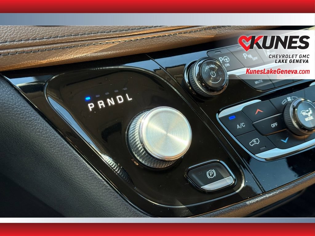 Used 2018 Chrysler Pacifica Limited w/ Advanced Safetytec Group FWD image 28