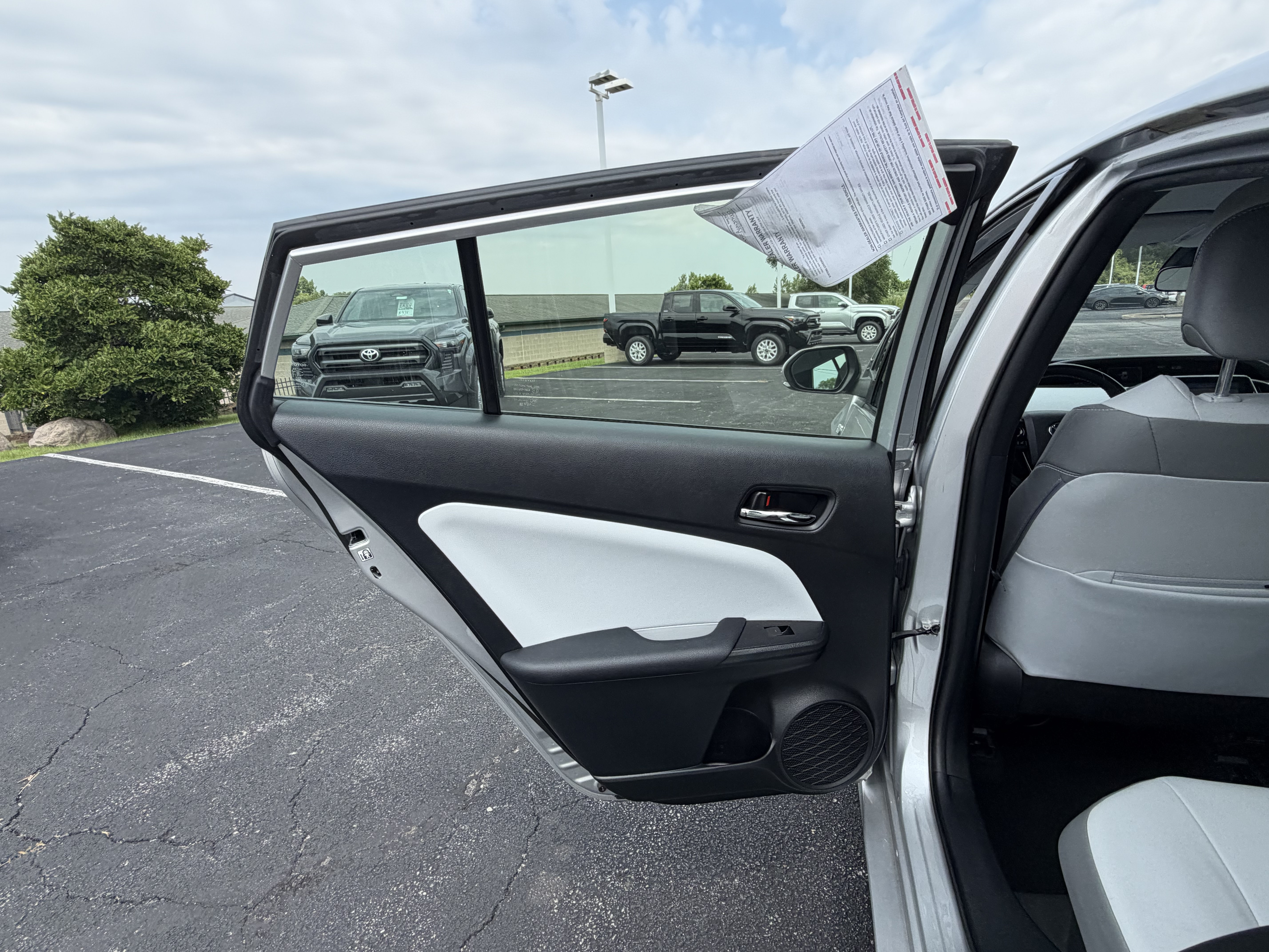 Used 2021 Toyota Prius Prime XLE FWD image 16