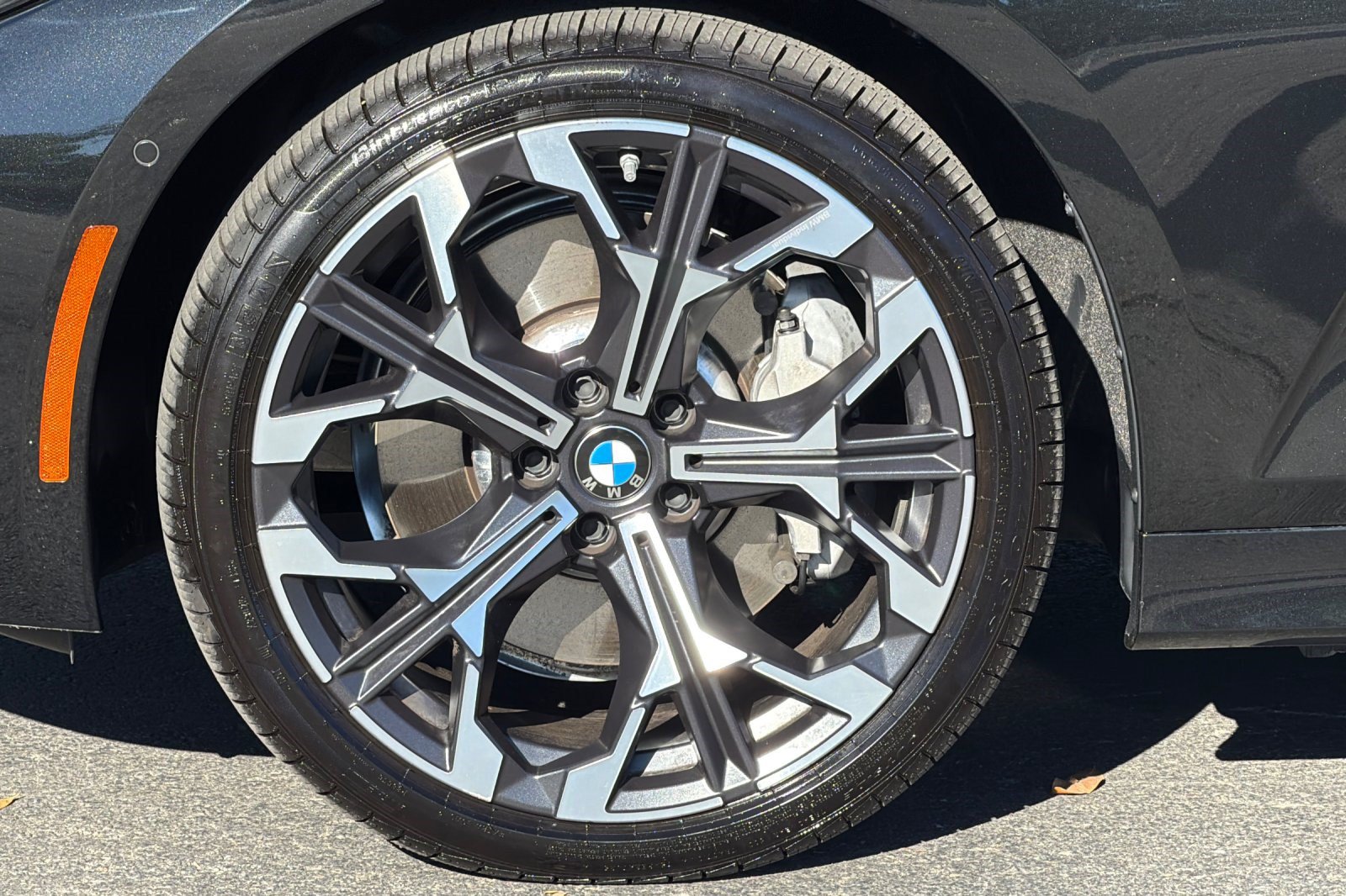 Used 2025 BMW 330i Sedan w/ Premium Package RWD image 37