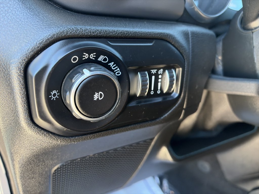 Used 2020 Jeep Wrangler Sport AWD/4WD image 17