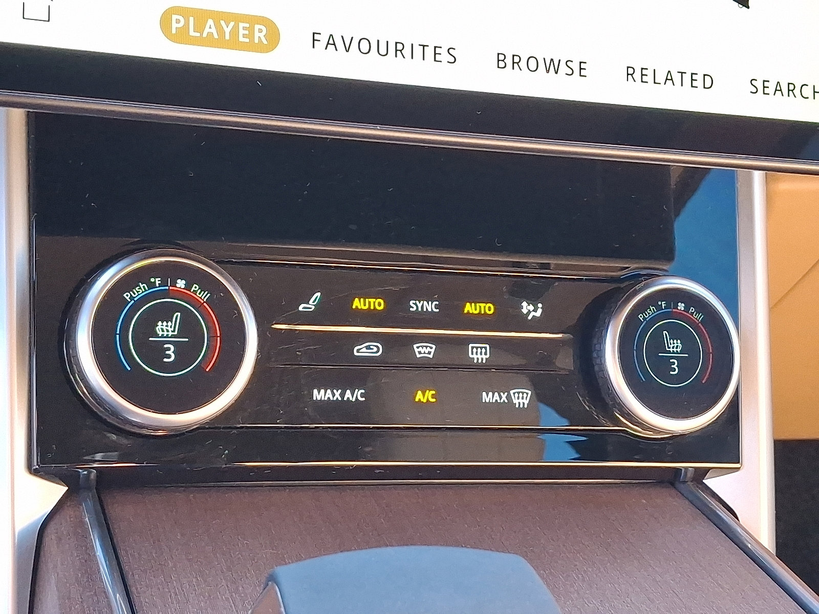 Used 2023 Land Rover Range Rover SE image 25