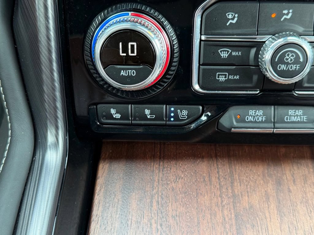 Used 2024 GMC Yukon Denali Ultimate AWD/4WD image 31