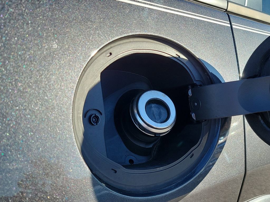 Used 2022 Jeep Cherokee Trailhawk w/ Technology Group B image 29