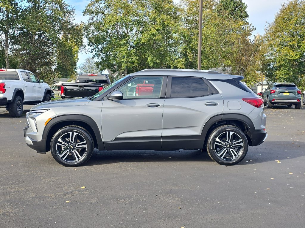 Certified 2025 Chevrolet TrailBlazer LT w/ Driver Confidence Package image 6