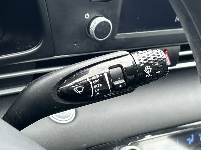 Certified 2023 Hyundai Elantra SEL FWD image 30