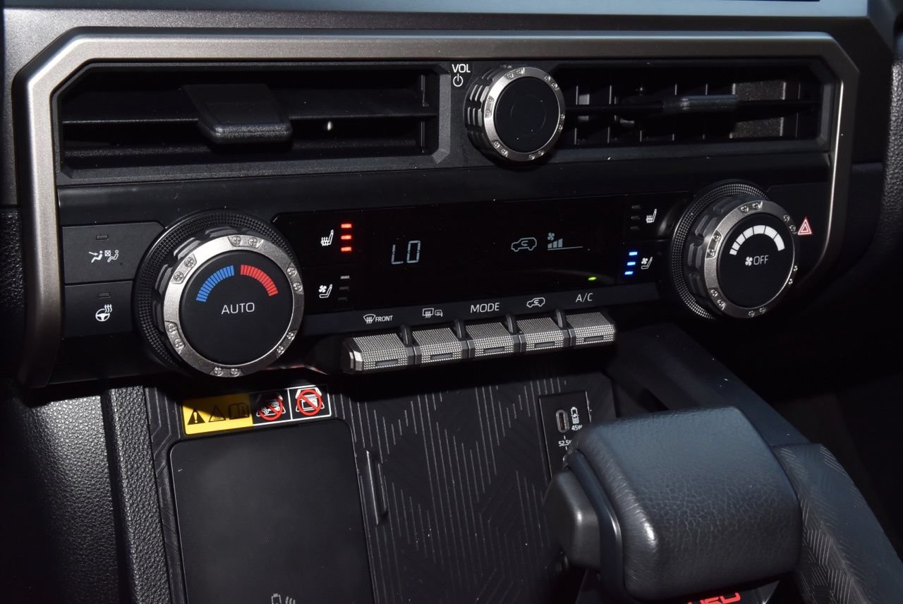 Used 2025 Toyota 4Runner TRD Off-Road Premium w/ Tow Technology Package AWD/4WD image 30
