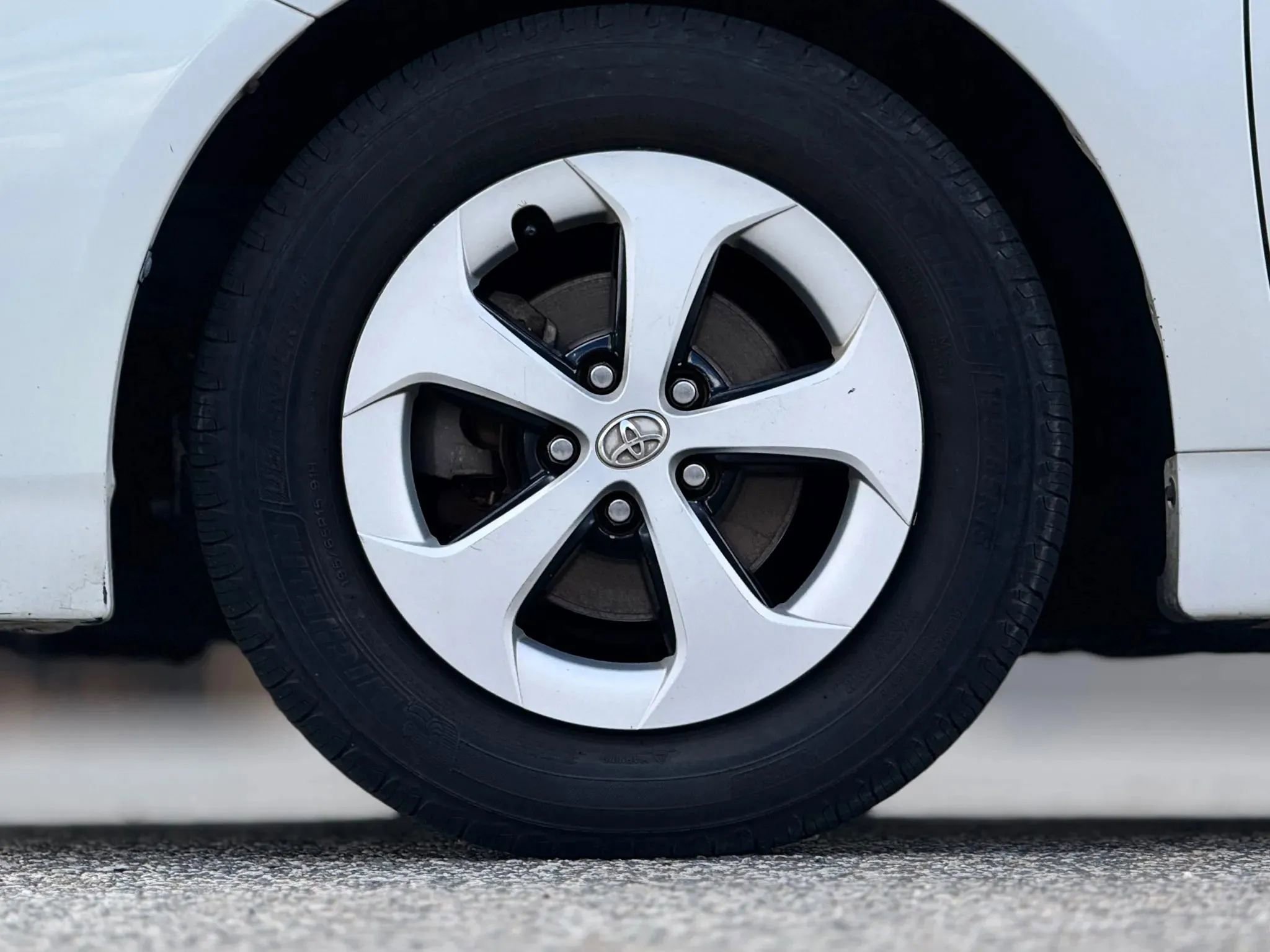 Used 2013 Toyota Prius Two image 30