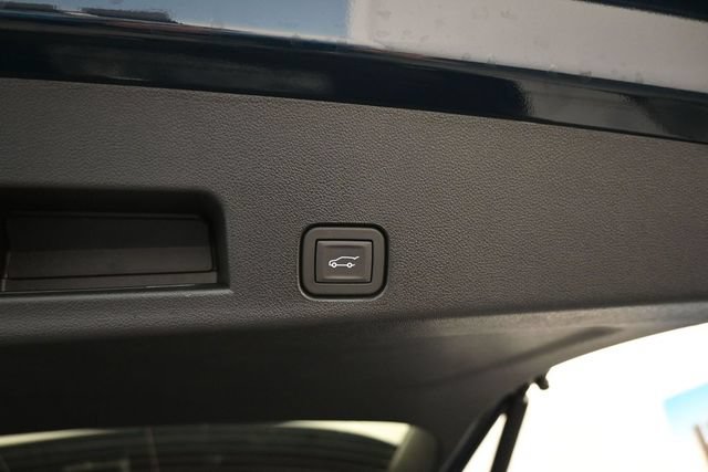 New 2027 Chevrolet Traverse RS w/ LPO, Floor Liner Package FWD image 10