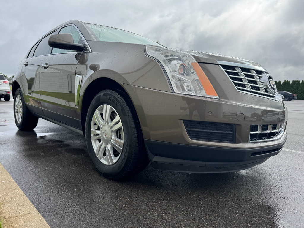 Used 2015 Cadillac SRX Luxury w/ Driver Awareness Package FWD image 35