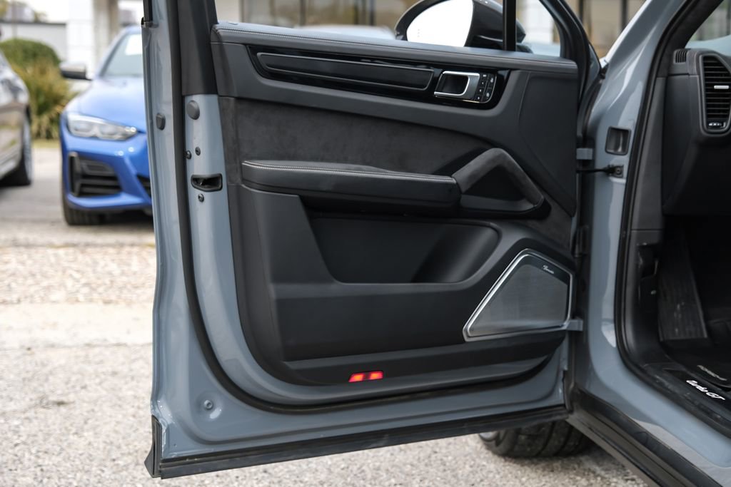 Used 2023 Porsche Cayenne Turbo GT image 54