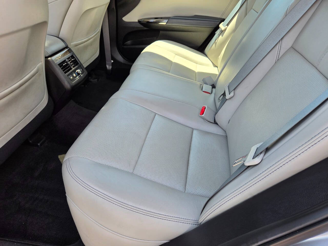 Used 2015 Toyota Avalon Limited FWD image 31
