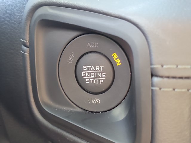 Used 2025 Jeep Wrangler Unlimited Rubicon AWD/4WD image 31
