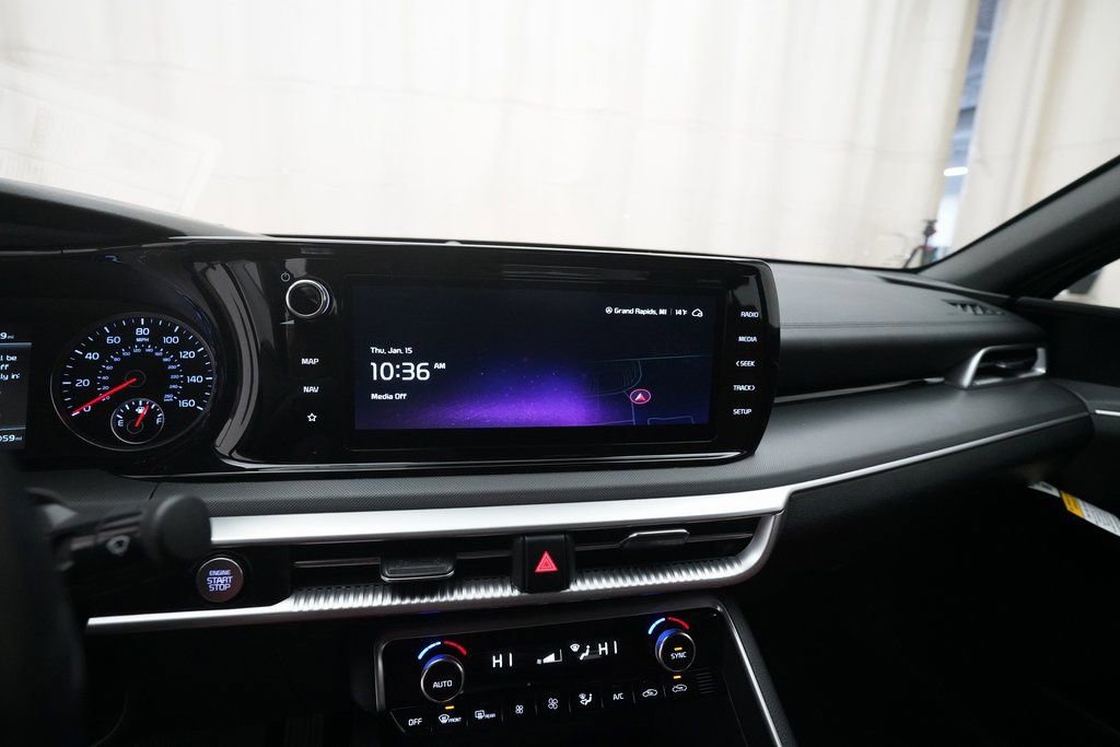 Used 2024 Kia K5 GT-Line w/ GT-Line Premium Package image 6