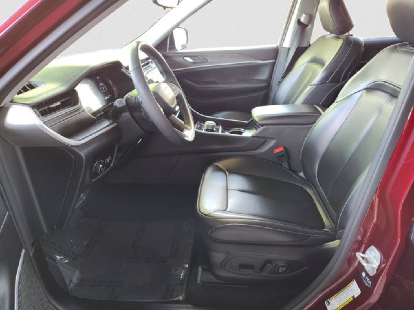 Used 2024 Jeep Grand Cherokee L Limited RWD image 10